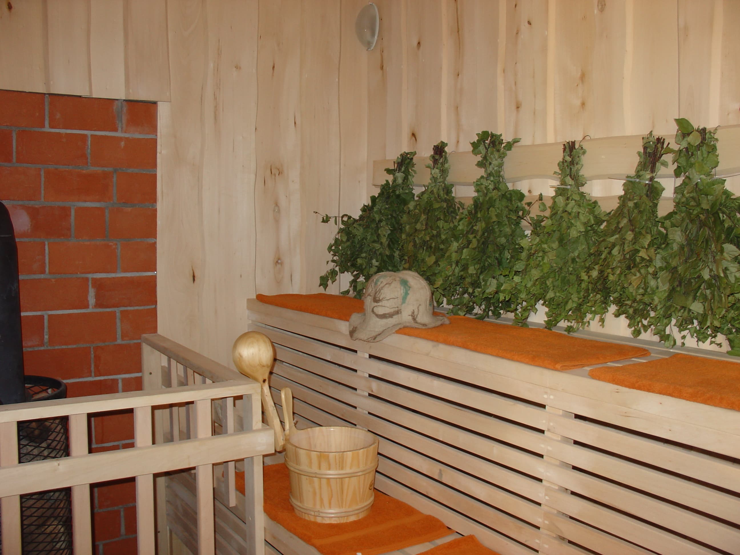 Pirties detalės — beržo vantai ir mediniai kauseliai